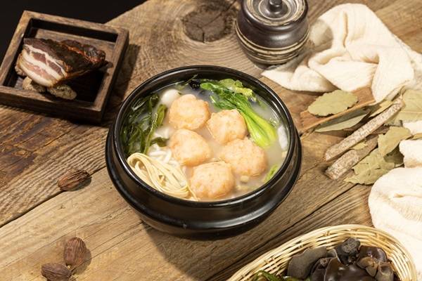 手工虾滑砂锅米线 Shrimp Paste in Pork Bone Broth
